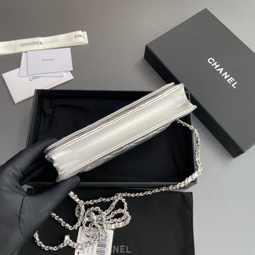 CHANEL Woc 20cm Silver Metalic Calfskin Silver Hardware