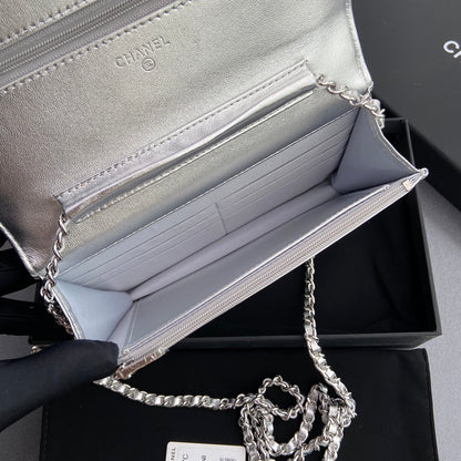CHANEL Woc 20cm Silver Metalic Calfskin Silver Hardware