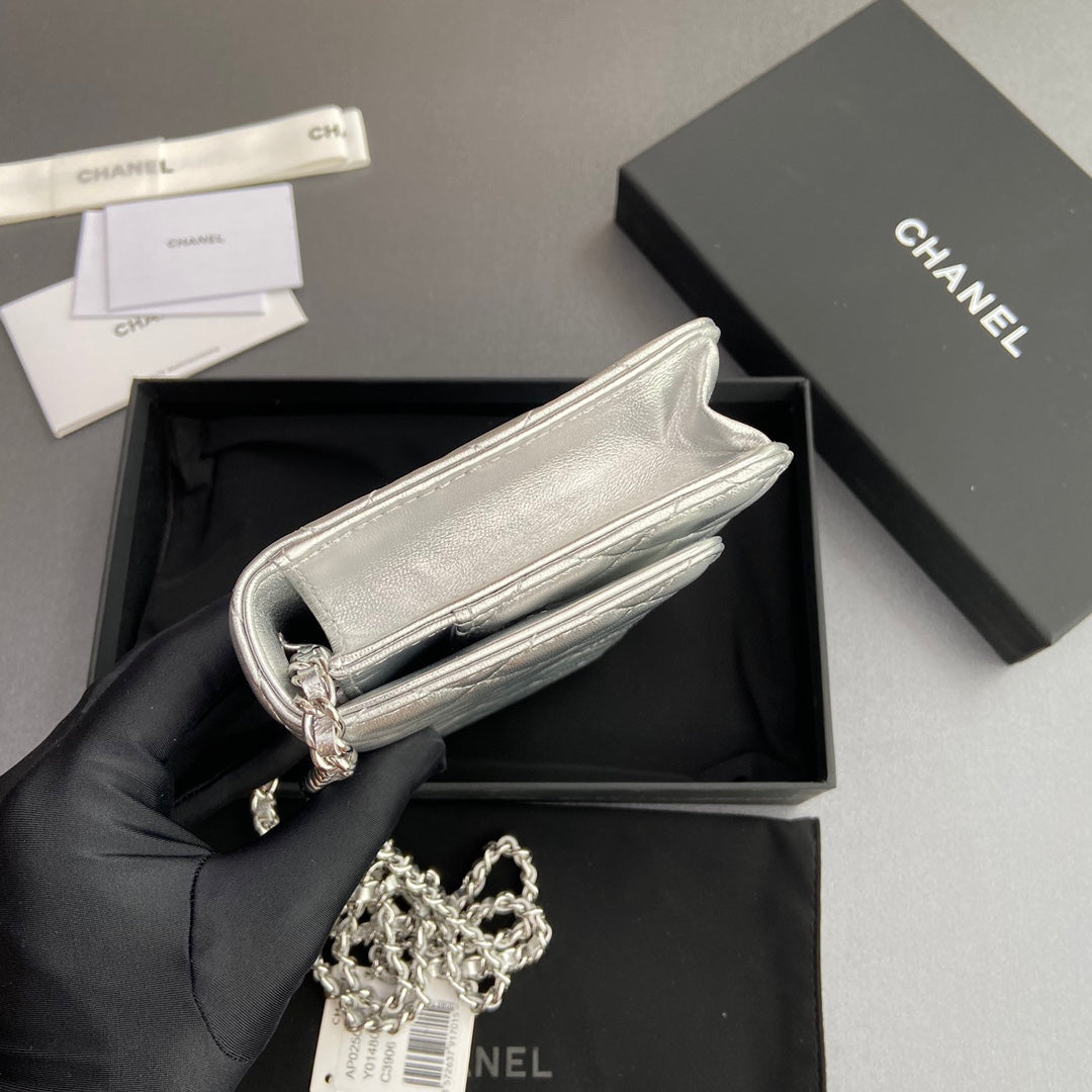 CHANEL Woc 20cm Silver Metalic Calfskin Silver Hardware