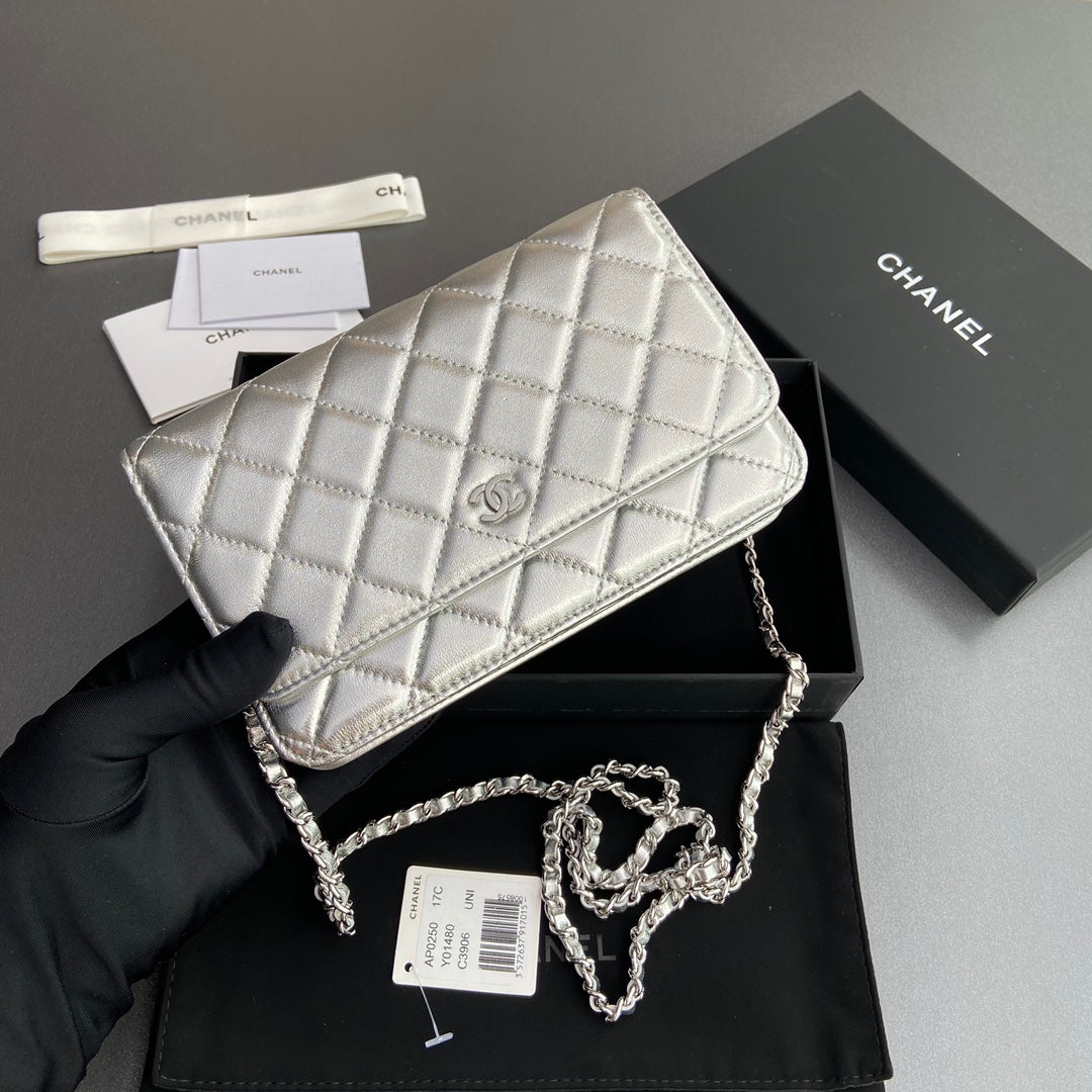 CHANEL Woc 20cm Silver Metalic Calfskin Silver Hardware