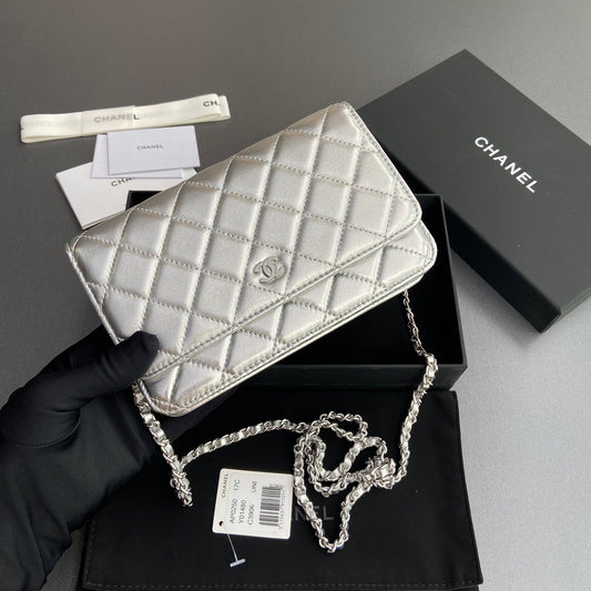 CHANEL Woc 20cm Silver Metalic Calfskin Silver Hardware