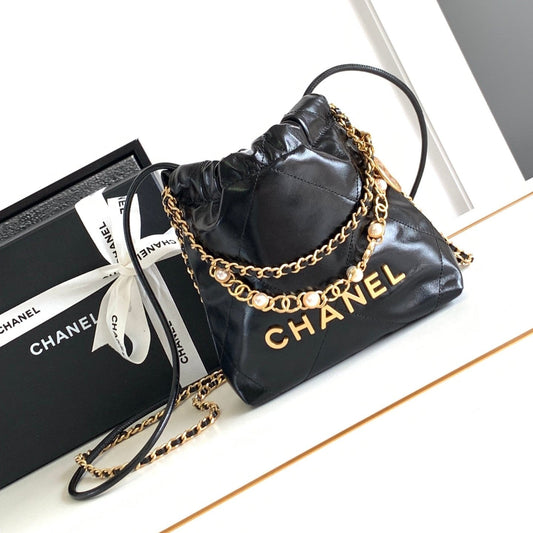 CHANEL 24a 22 hobo bag 20cm black lambskin pearl gold hardware