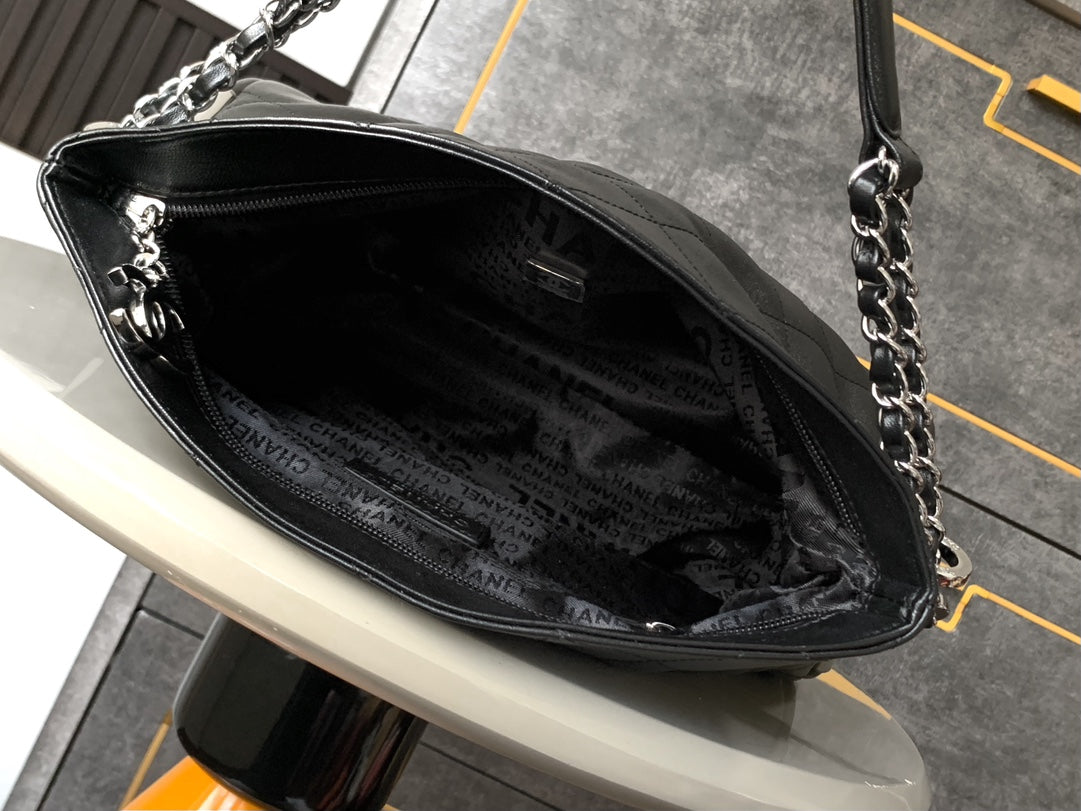 CHANEL Vintage Hobo Bag 30cm Black Lambskin Silver Hardware