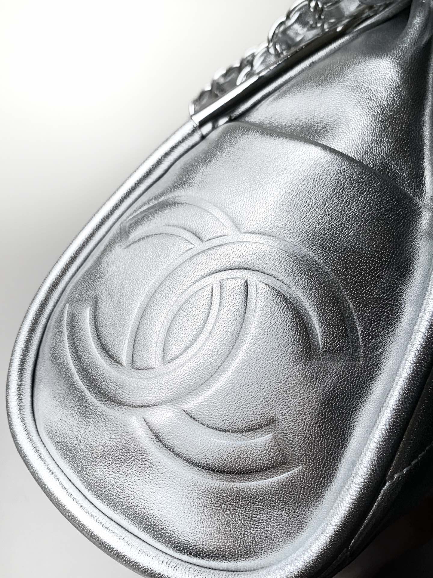 CHANEL Vintage Hobo Bag 30cm Silver Metalic Lambskin Silver Hardware