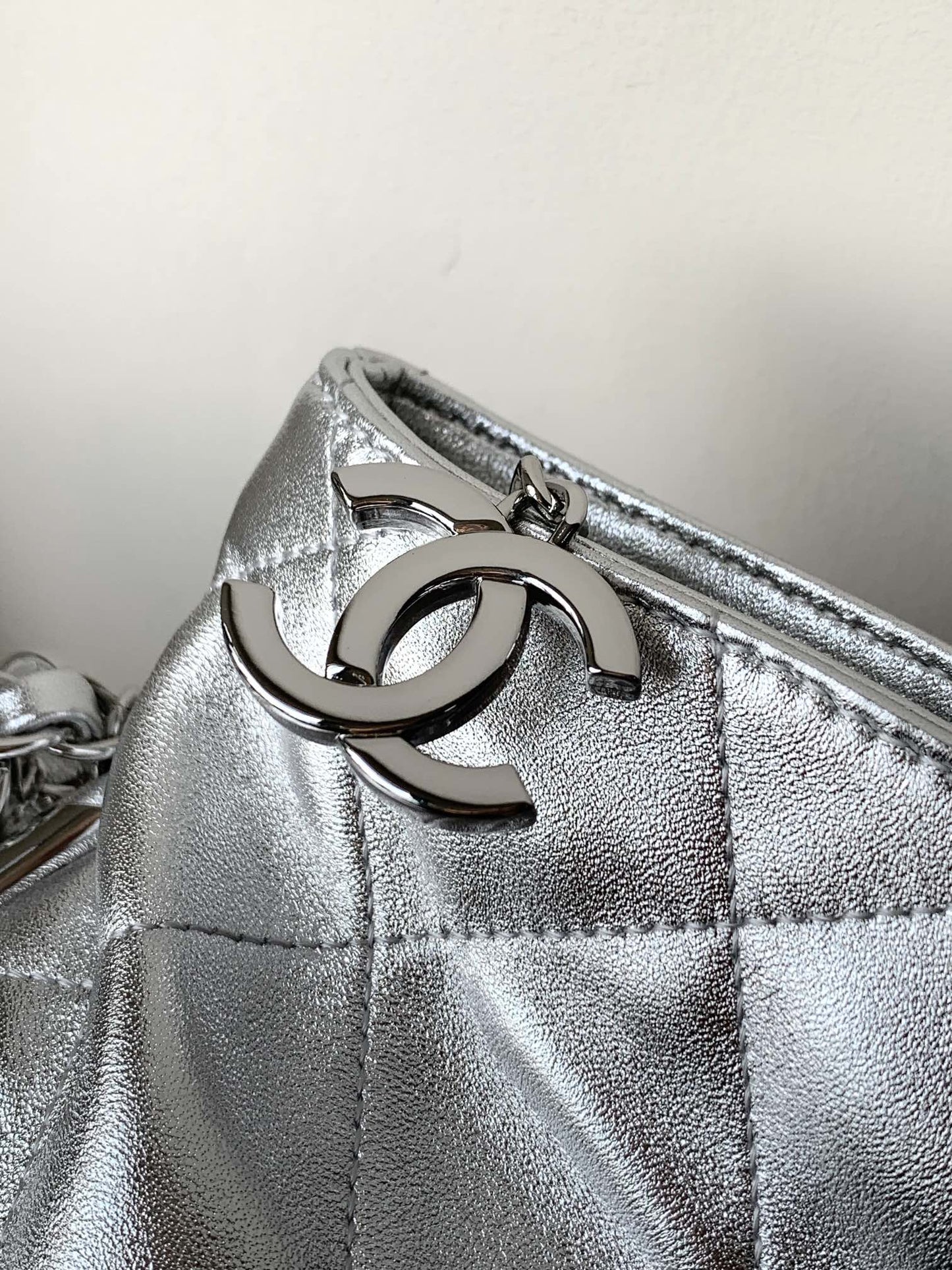 CHANEL Vintage Hobo Bag 30cm Silver Metalic Lambskin Silver Hardware