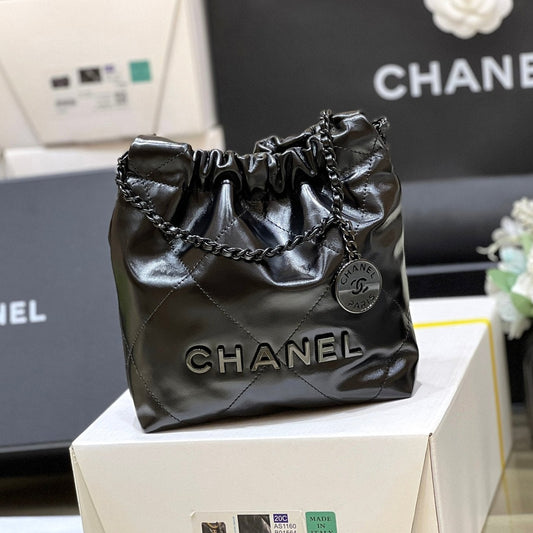CHANEL cc22 mini hobo bag 20cm all black lambskin