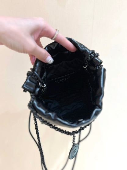 CHANEL cc22 mini hobo bag 20cm all black lambskin