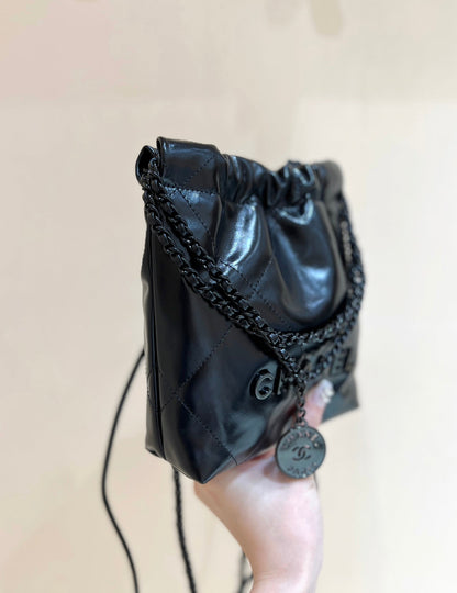 CHANEL cc22 mini hobo bag 20cm all black lambskin