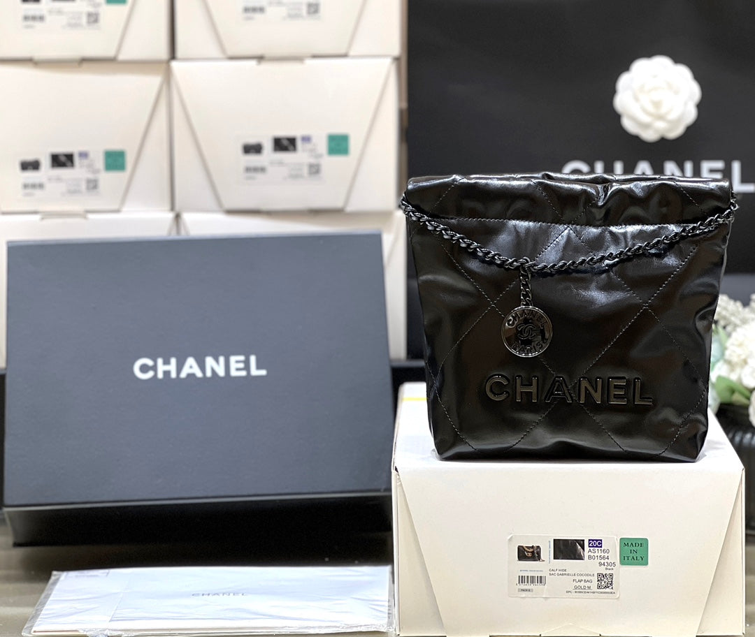 CHANEL cc22 mini hobo bag 20cm all black lambskin