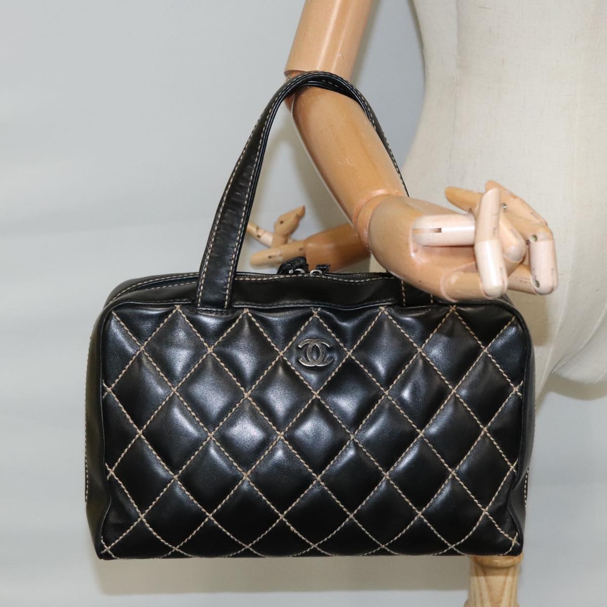 CHANEL Wild Stitch Hand Bag Leather Black CC kk367