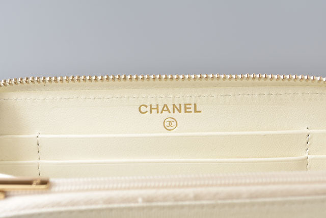 Chanel Caviar Skin Round Zipper Medium Wallet
