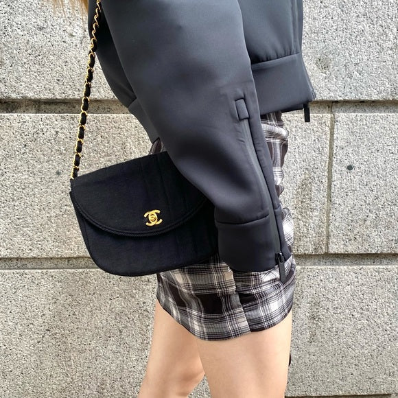 CHANEL Vintage 24k gold cloth shoulder bag