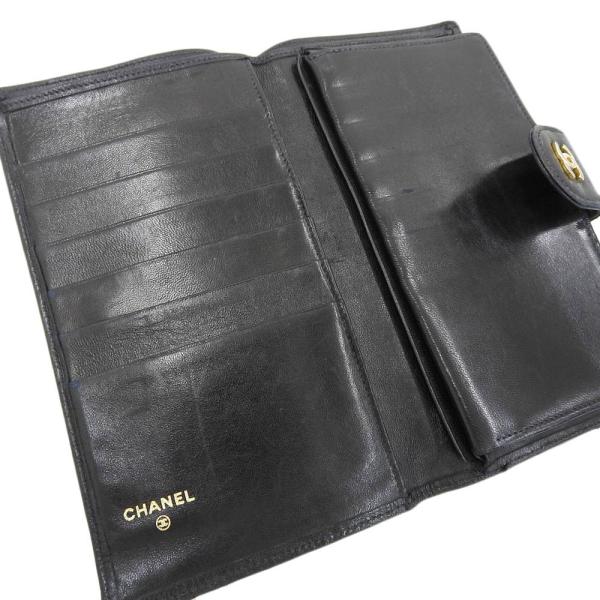 Chanel null Leather 2 in New Condition