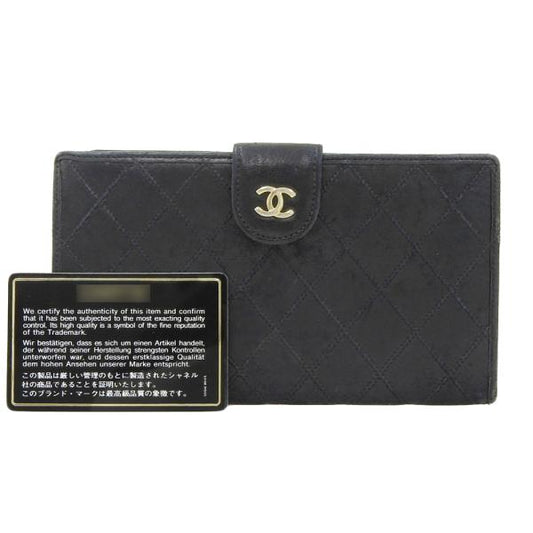 Chanel null Leather 2 in New Condition