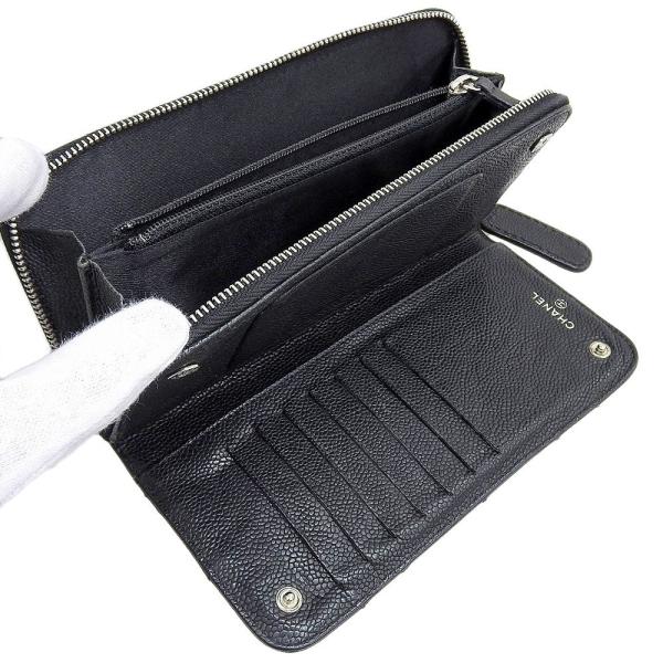 Chanel null Leather 10 in New Condition