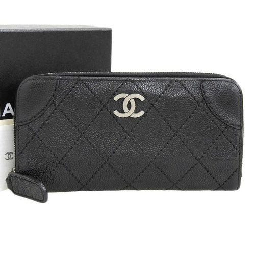 Chanel null Leather 10 in New Condition