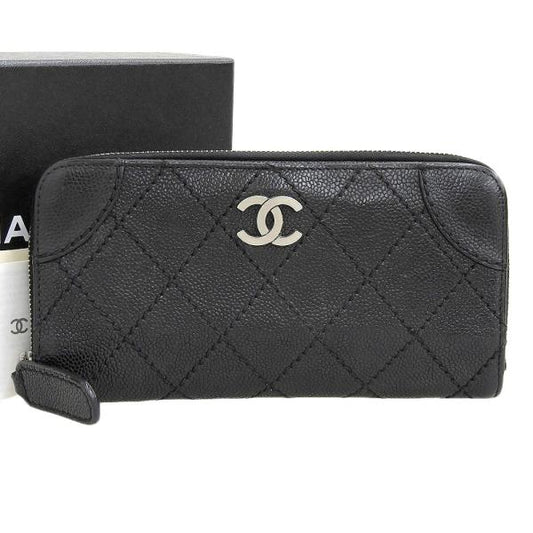 Chanel null Leather 10 in New Condition