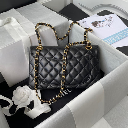 CHANEL Medium Classic Flap Bag 23cm Black Lambskin Gold Hardware