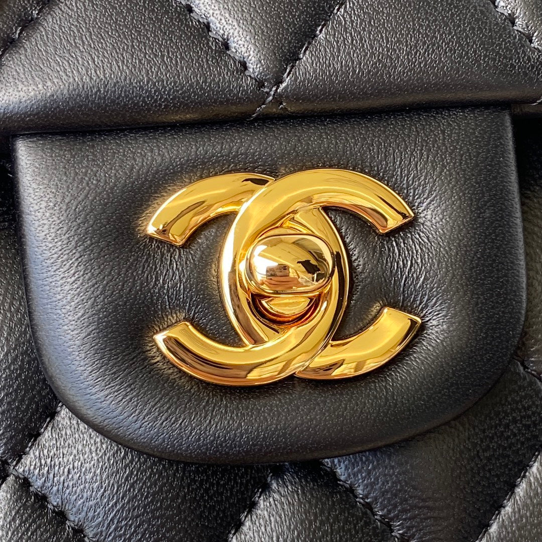 CHANEL Medium Classic Flap Bag 23cm Black Lambskin Gold Hardware
