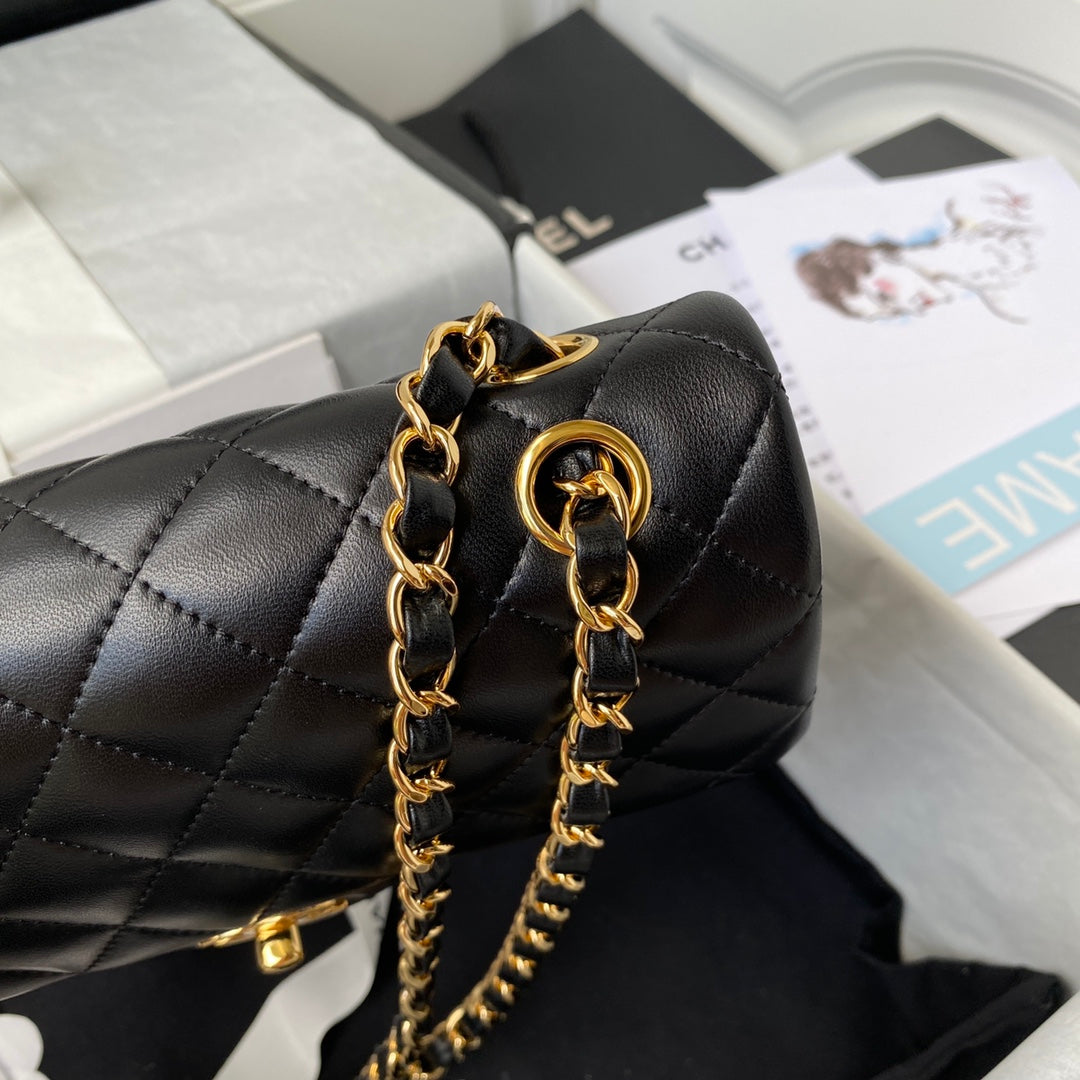 CHANEL Medium Classic Flap Bag 23cm Black Lambskin Gold Hardware