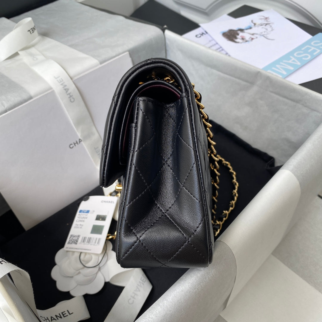 CHANEL Medium Classic Flap Bag 23cm Black Lambskin Gold Hardware