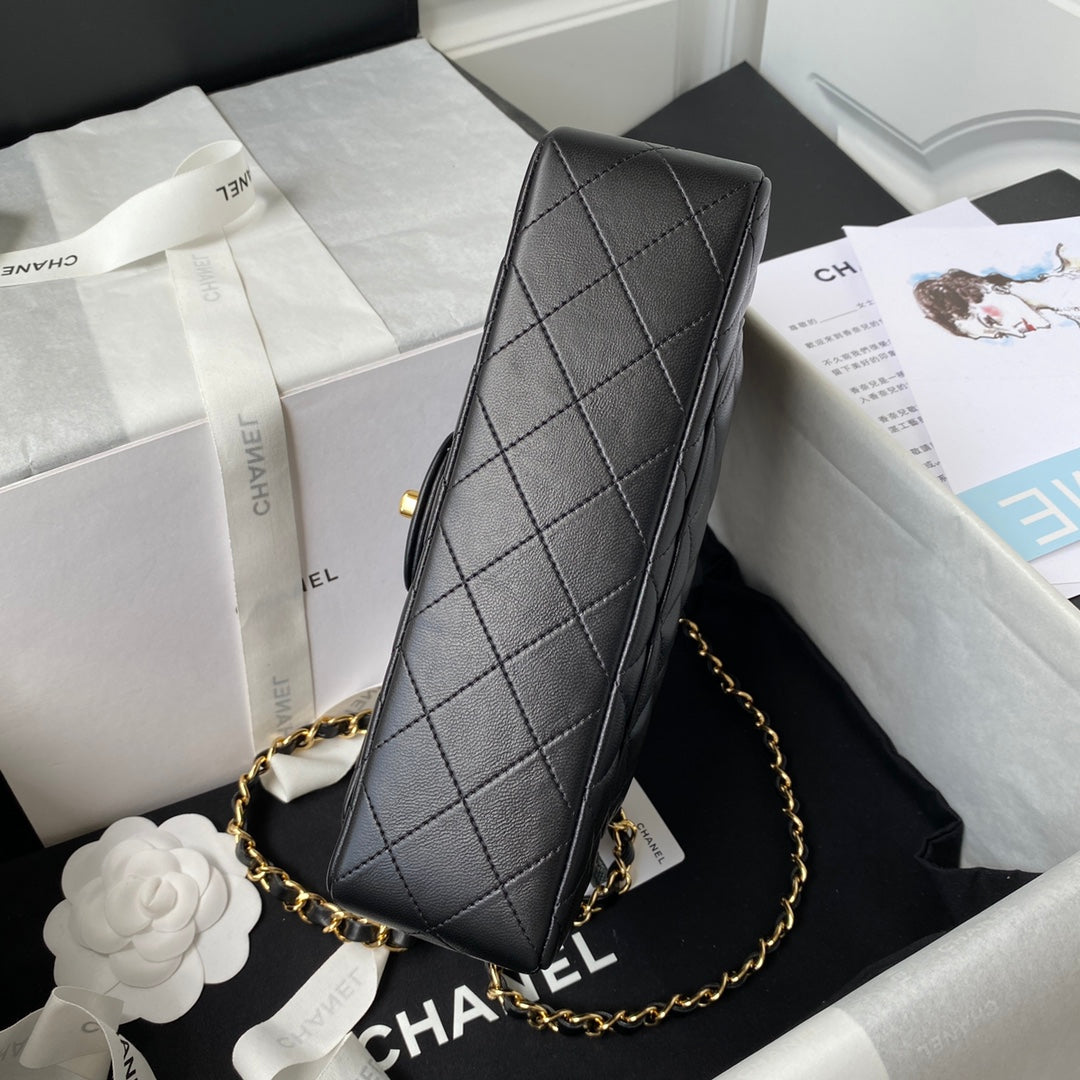 CHANEL Medium Classic Flap Bag 23cm Black Lambskin Gold Hardware