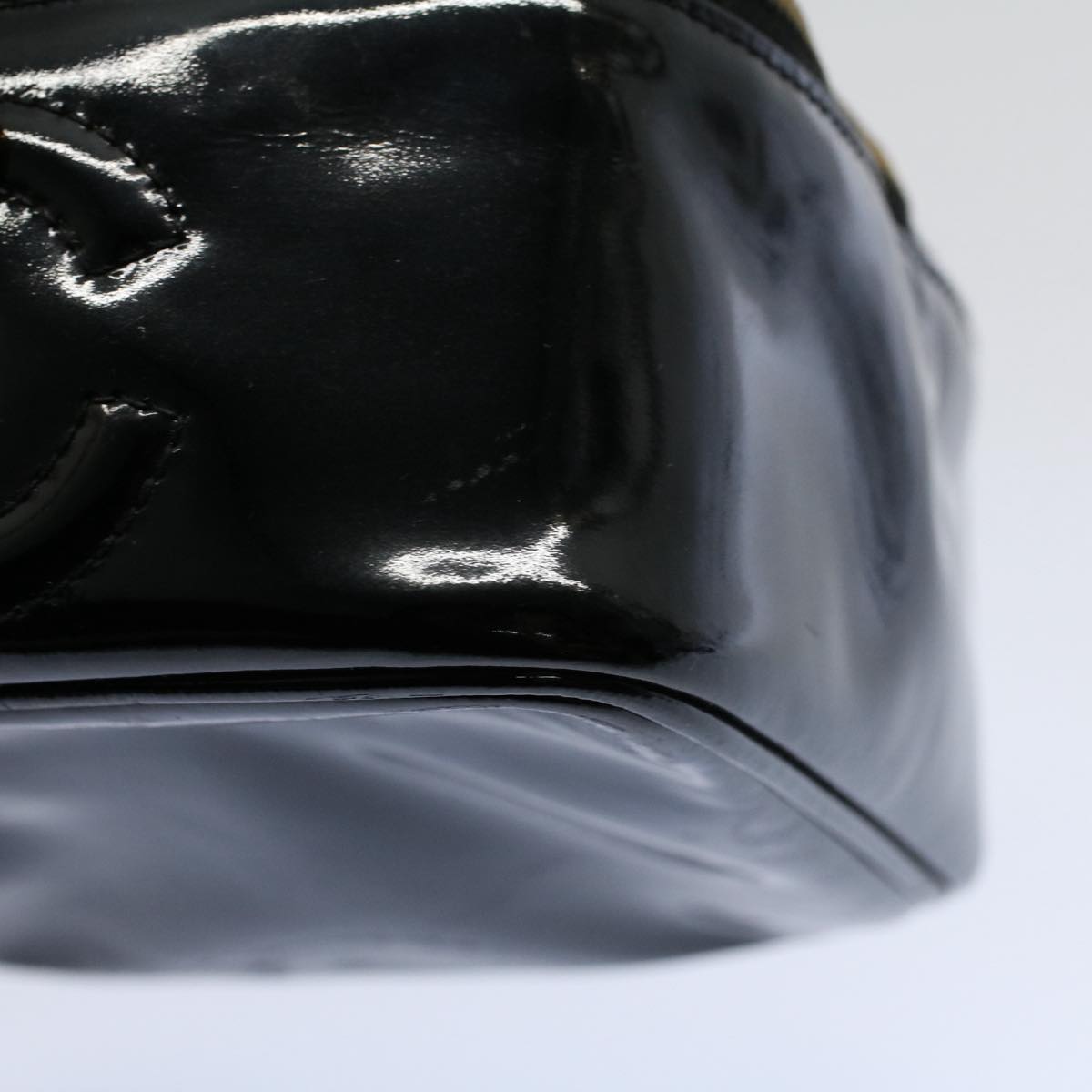 CHANEL Vanity Cosmetic Pouch Patent leather Black CC yb378