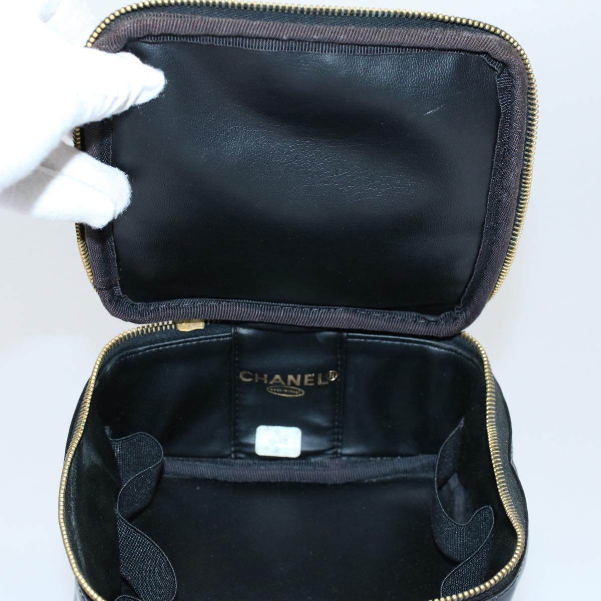 CHANEL Vanity Cosmetic Pouch Patent leather Black CC yb378