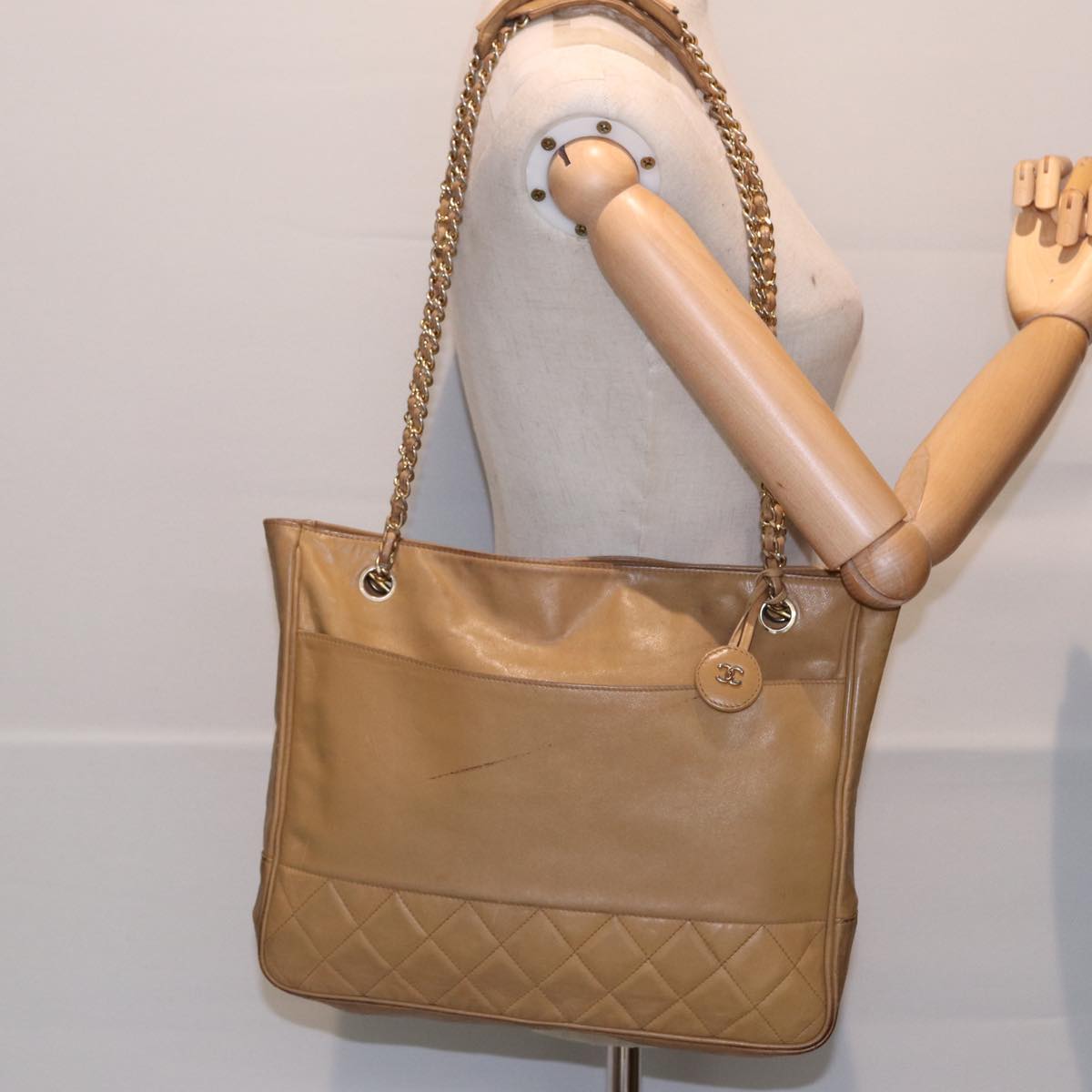 CHANEL Matelasse Chain Shoulder Bag Leather Beige Gold CC yb672
