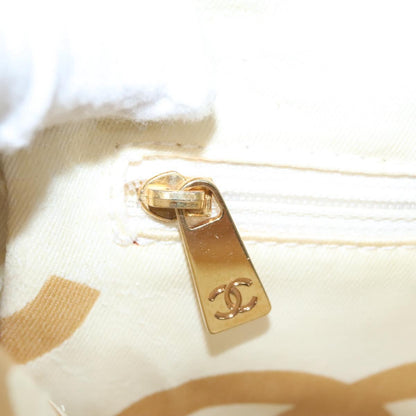 CHANEL Matelasse Chain Tote Bag Raffia White CC yb722