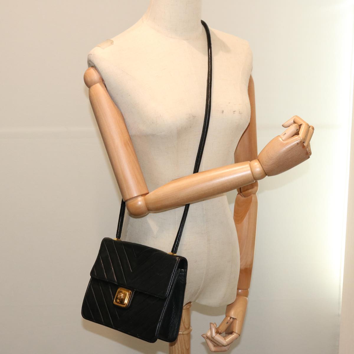 CHANEL V Stitch Shoulder Bag Lamb Skin Black CC yk11681