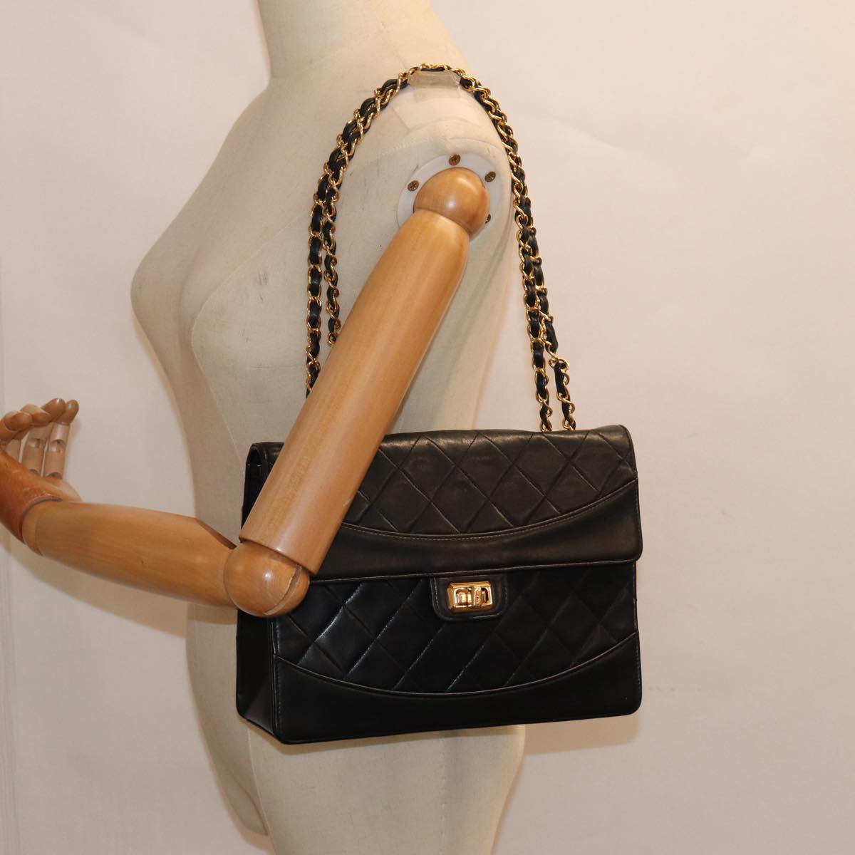 CHANEL Matelasse Turn Lock Chain Hand Bag Lamb Skin Black Gold CC yk14333A