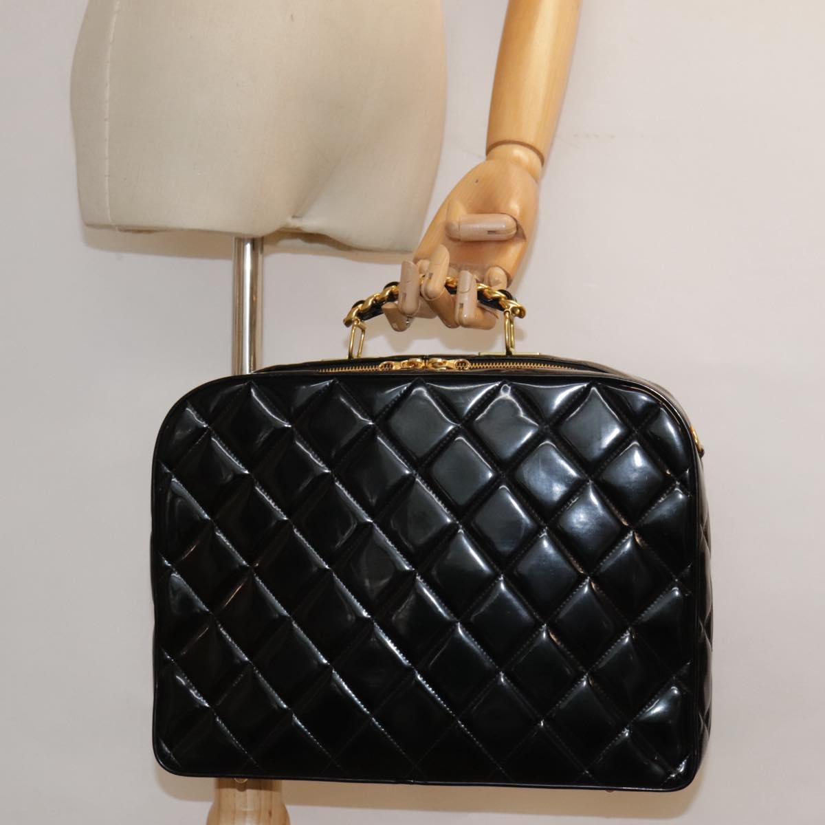 CHANEL Matelasse Chain Hand Bag Enamel Black Gold CC yk14913