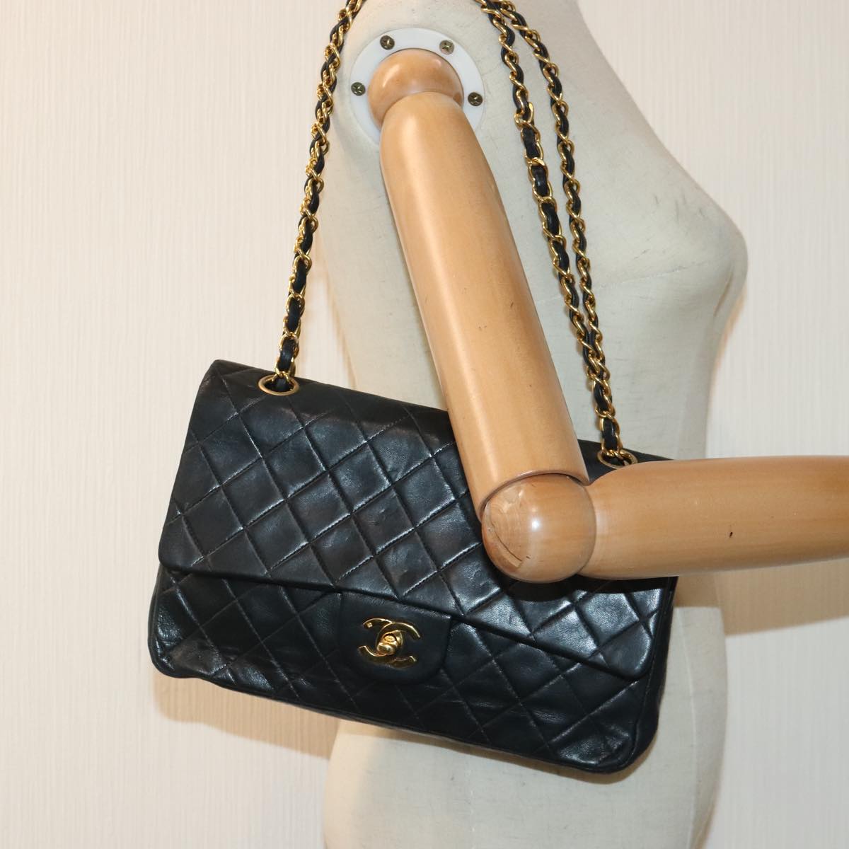 CHANEL Matelasse Turn Lock Chain Shoulder Bag Lamb Skin Black CC yk15263A
