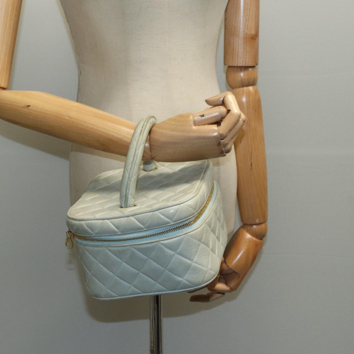 CHANEL Matelasse Vanity Cosmetic Pouch Lamb Skin Blue Gold CC yk15445