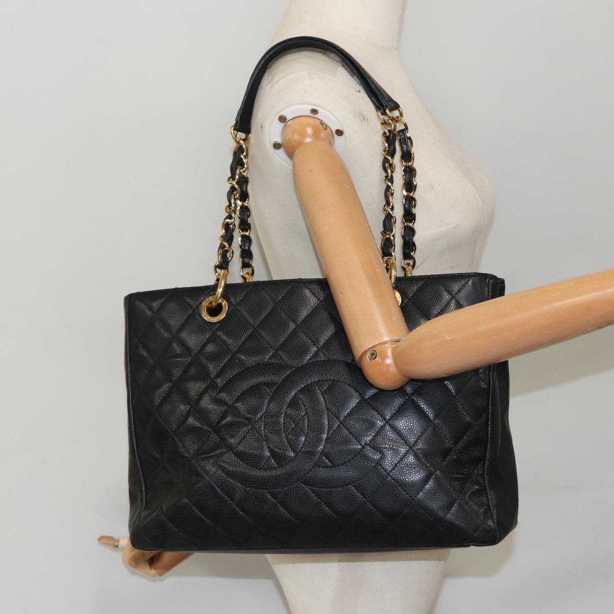 CHANEL Matelasse Chain Tote Bag Caviar Skin GST Black CC yk15656A