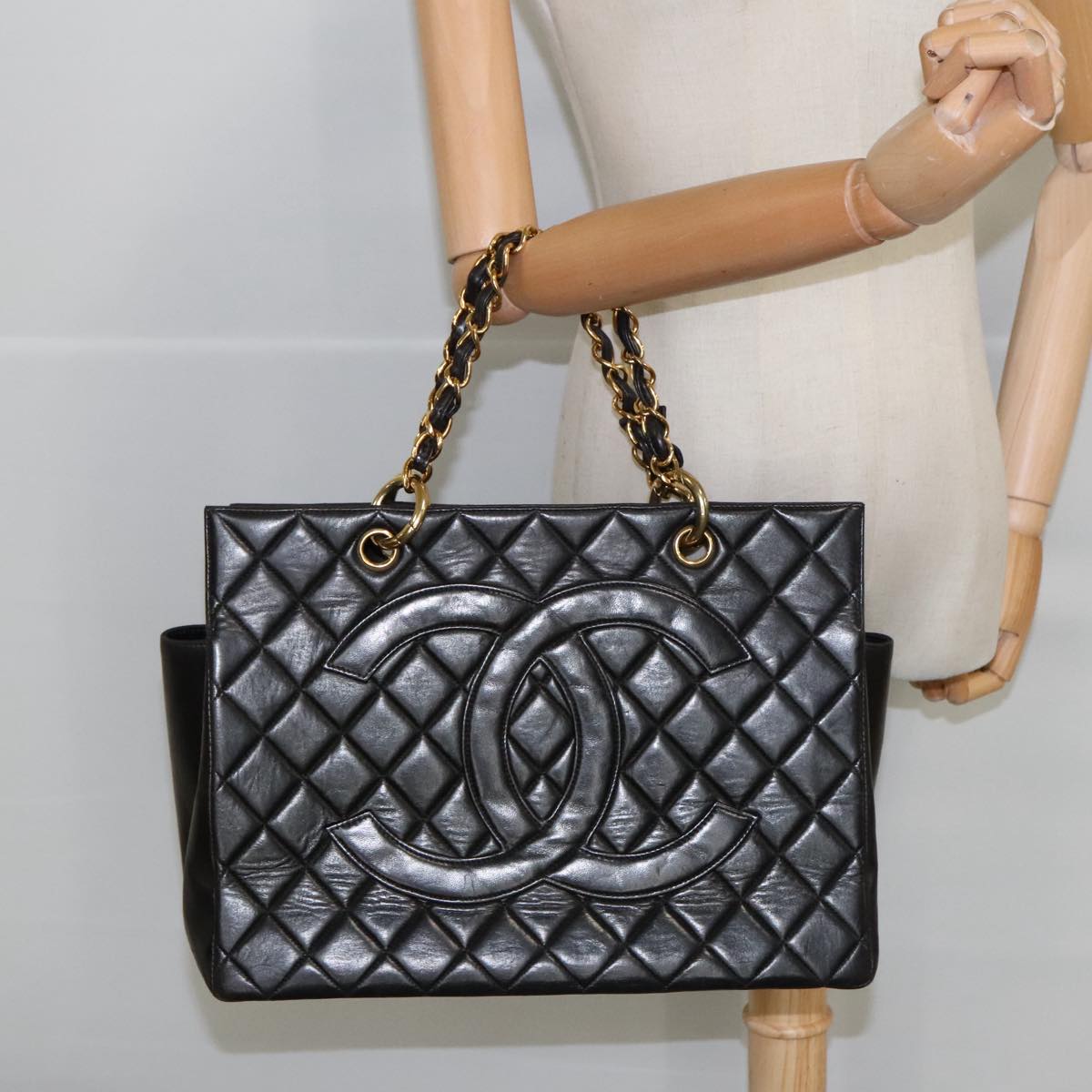 CHANEL Matelasse Chain Hand Bag Lamb Skin Black Gold CC yk15908A
