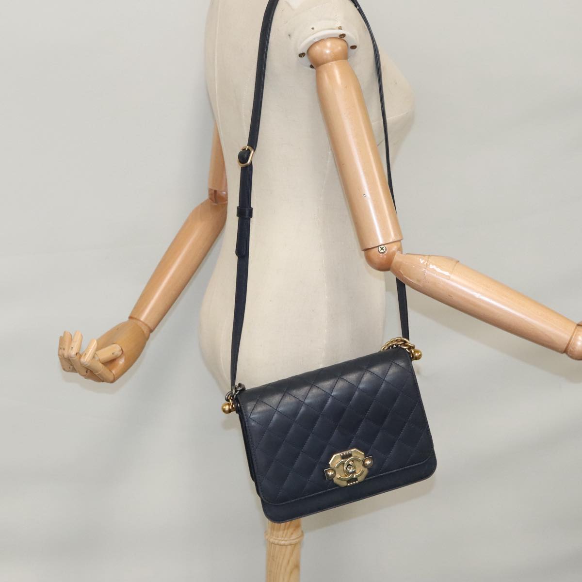 CHANEL Matelasse Turn Lock Chain Hand Bag Leather 2way Navy Gold CC yk16451